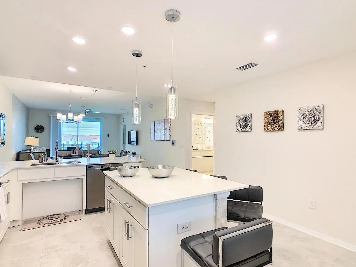Apartment Homey 2br With 2 Clubhouses & Waterpark