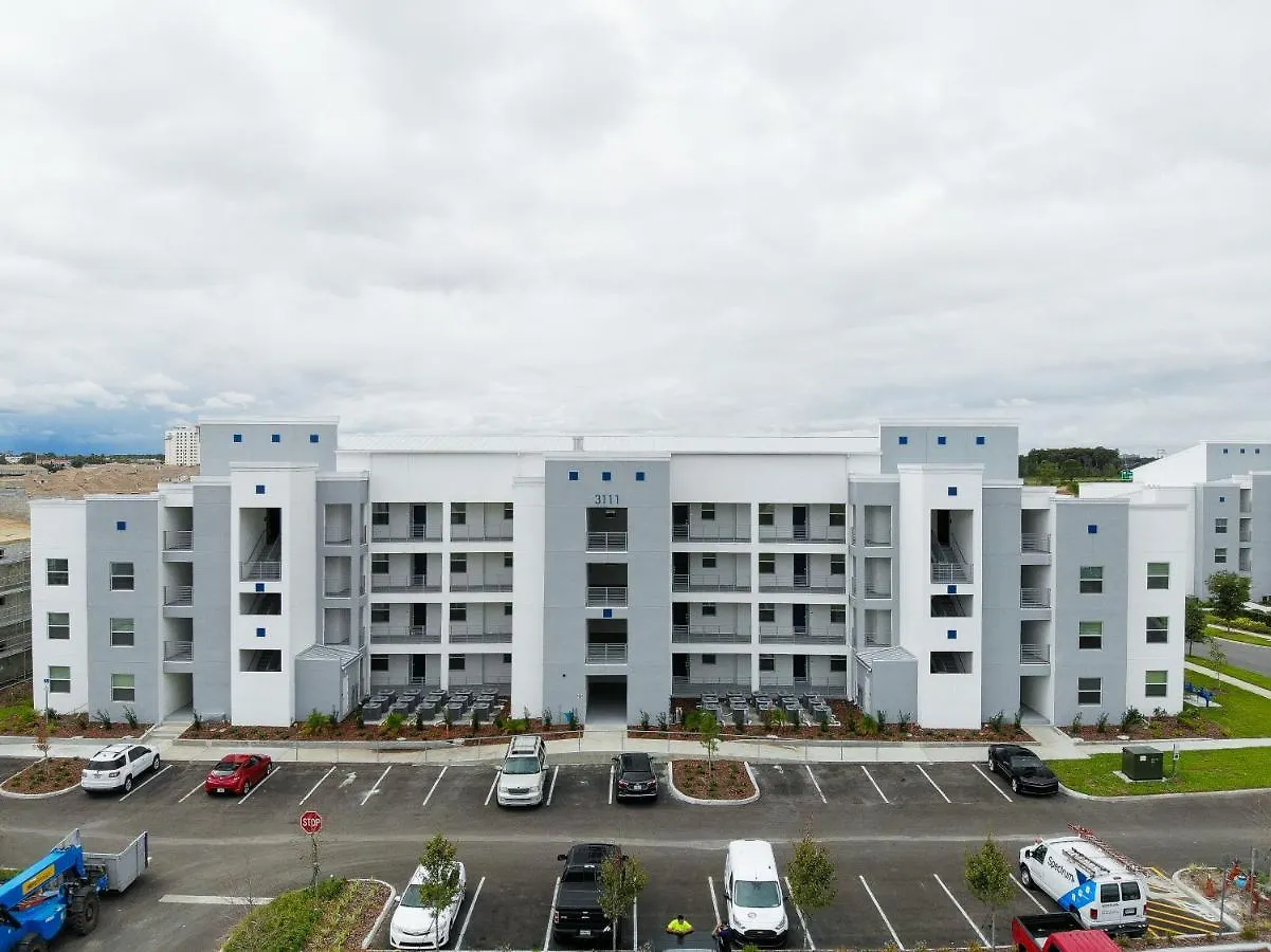 Apartment Homey 2br With 2 Clubhouses & Waterpark