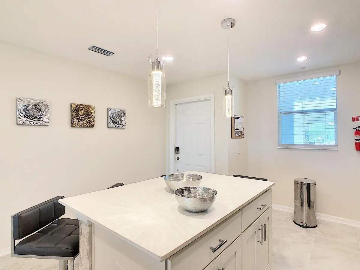 Homey 2br With 2 Clubhouses & Waterpark Apartment
