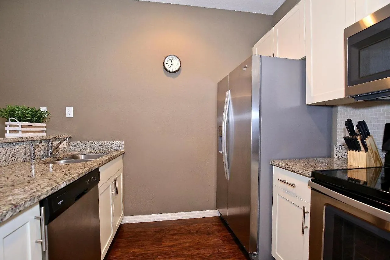 Amazing Townhouse In Gated Community 10' To Disney! Holiday home