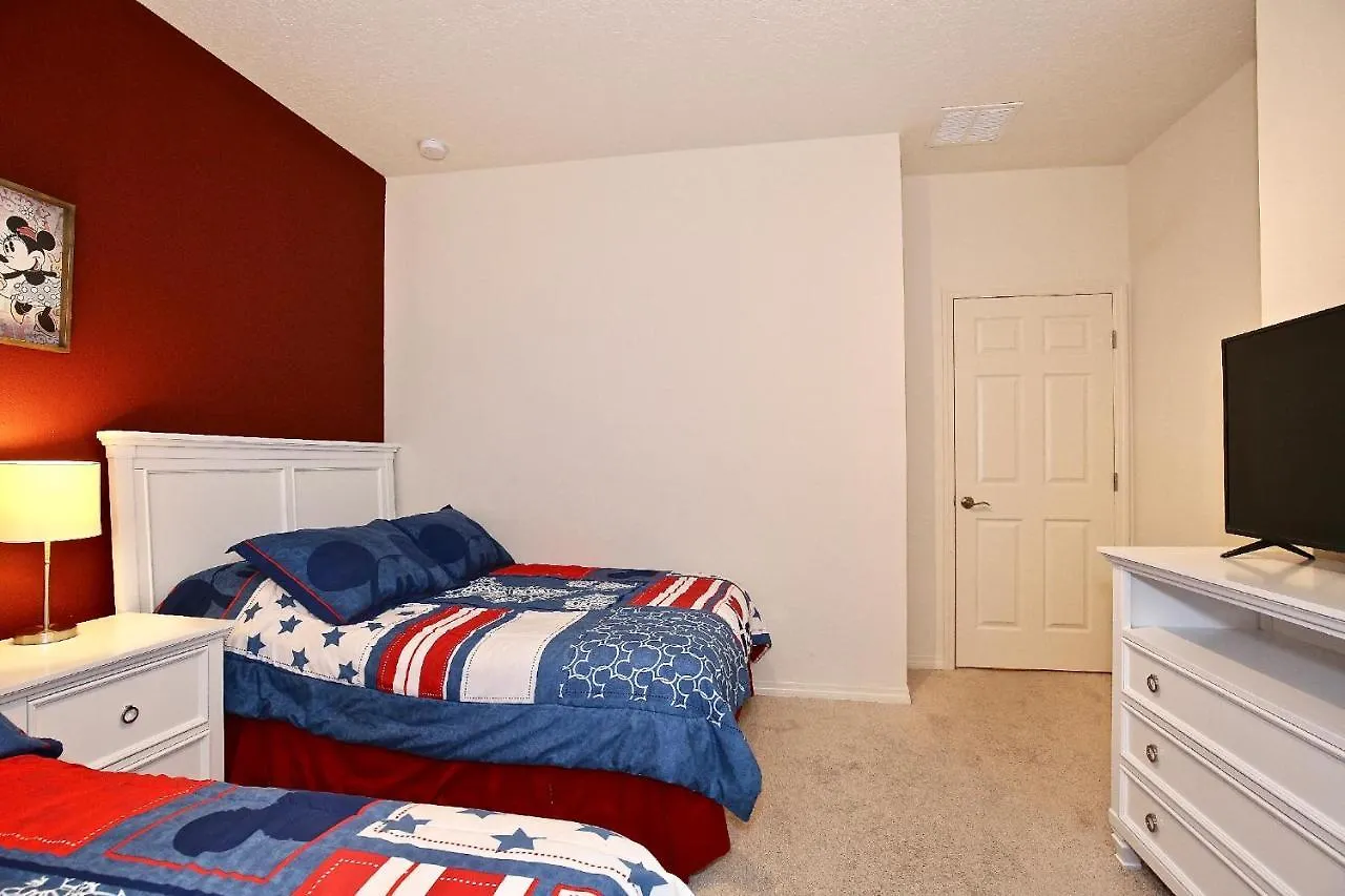 Amazing Townhouse In Gated Community 10' To Disney! Holiday home