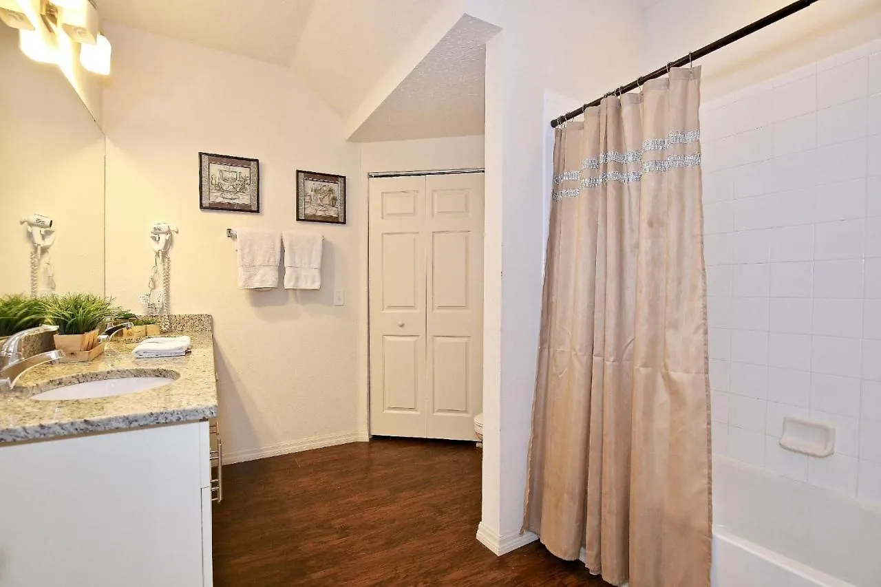 Amazing Townhouse In Gated Community 10' To Disney! Kissimmee