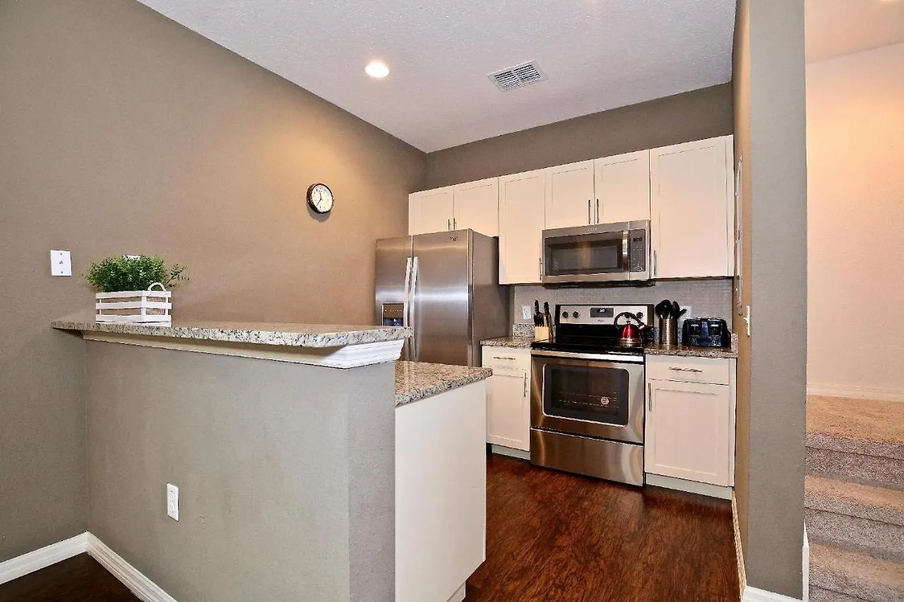 Holiday home Amazing Townhouse In Gated Community 10' To Disney!