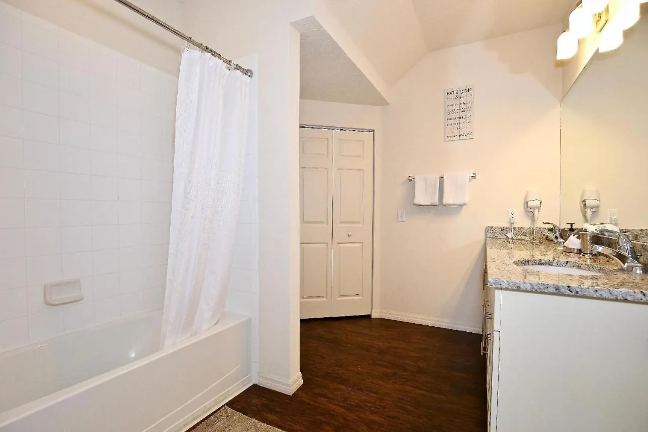 Holiday home 3 Bedroom Townhouse Fits 8, 10' To Parks! Kissimmee