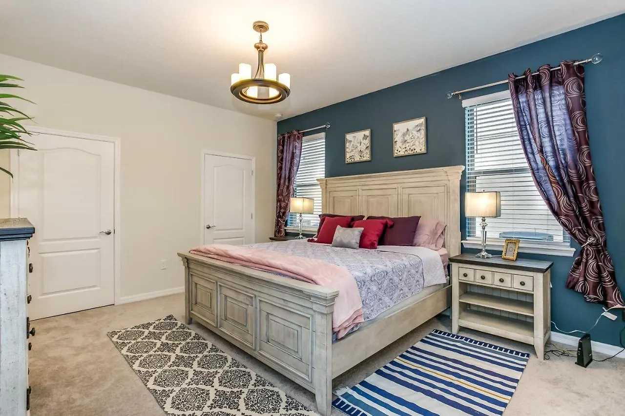 8 Bedroom, 6 Bathroom Upscale Near All The Fun In