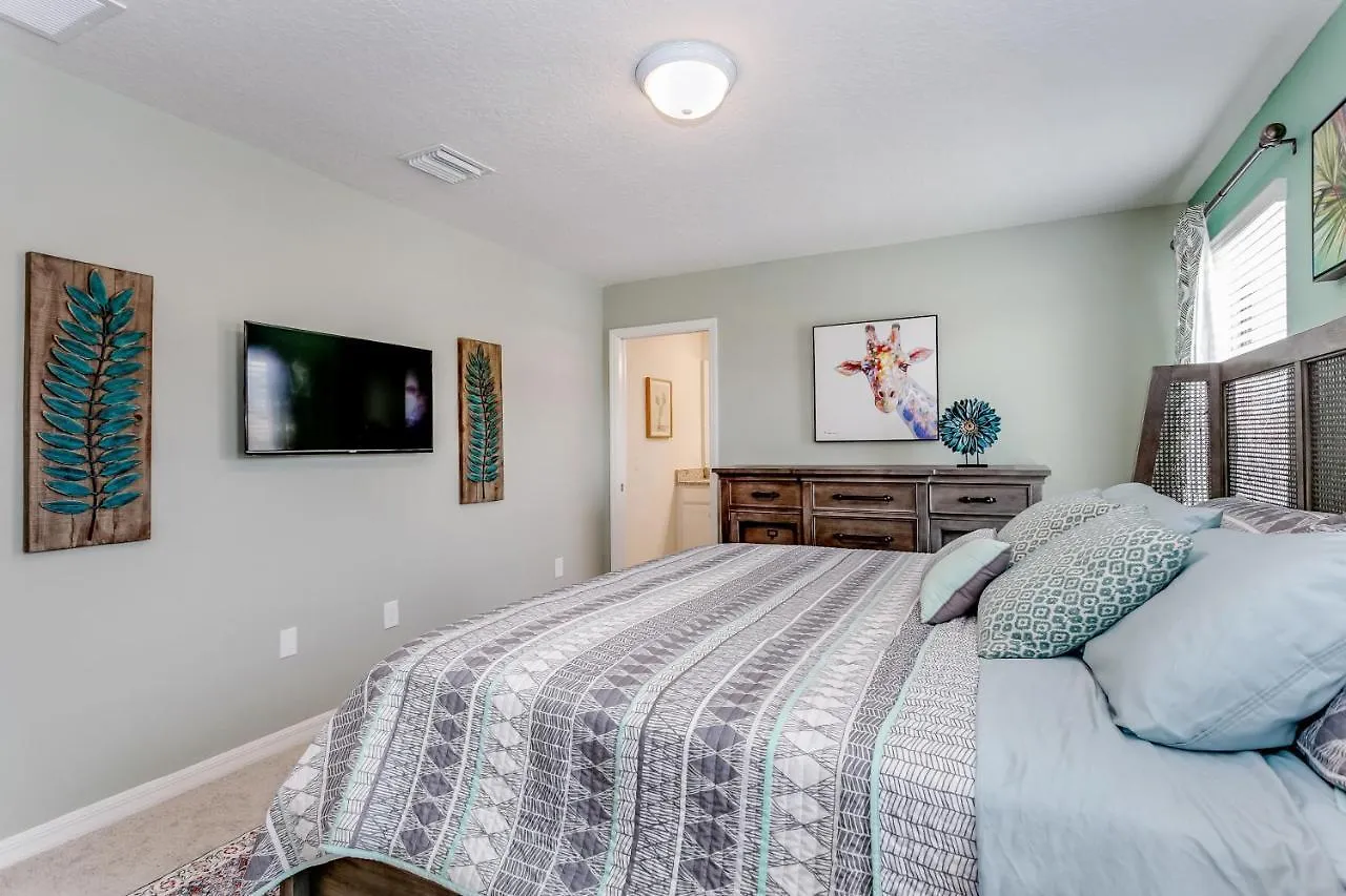 8 Bedroom, 6 Bathroom Upscale Near All The Fun In Villa