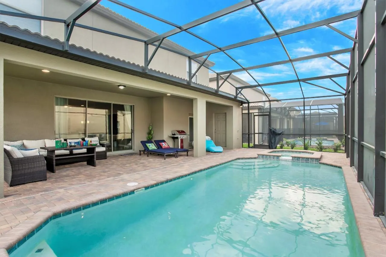 8 Bedroom, 6 Bathroom Upscale Near All The Fun In Villa Kissimmee