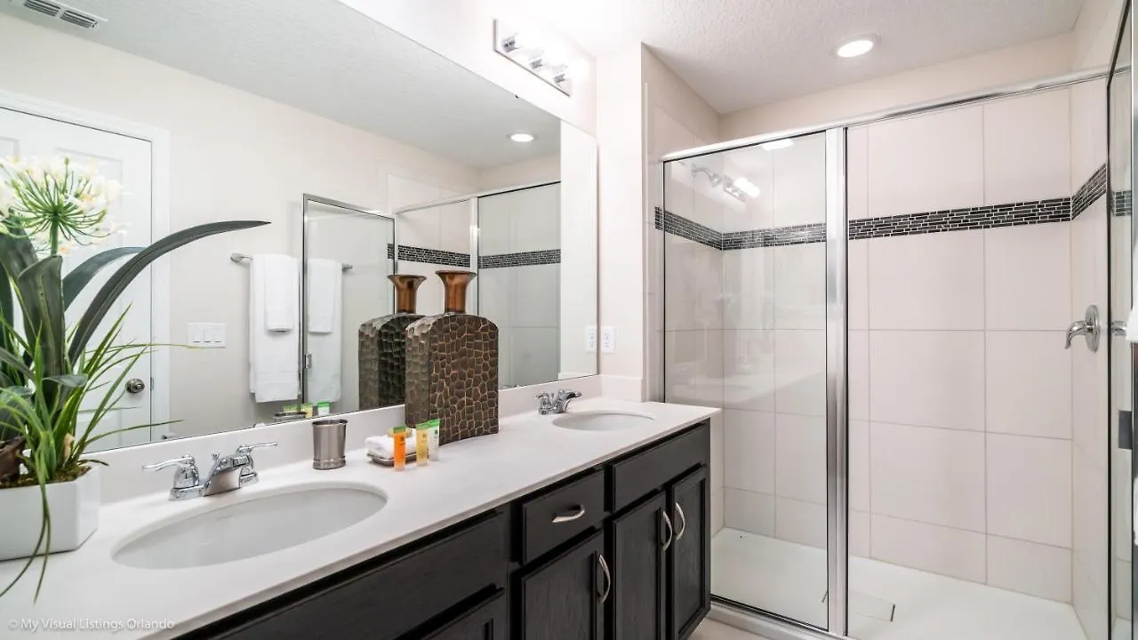 Beautiful Furnished Townhome W Private Pool Holiday home *