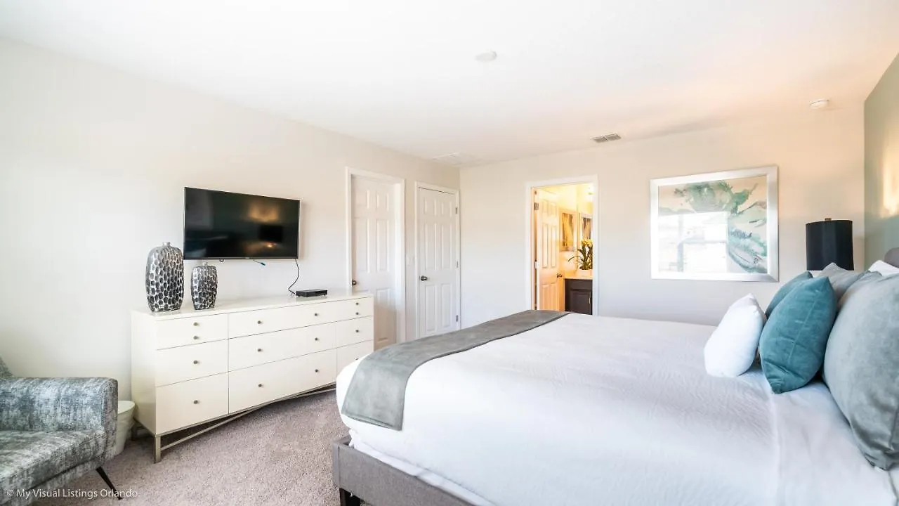 Beautiful Furnished Townhome W Private Pool Holiday home