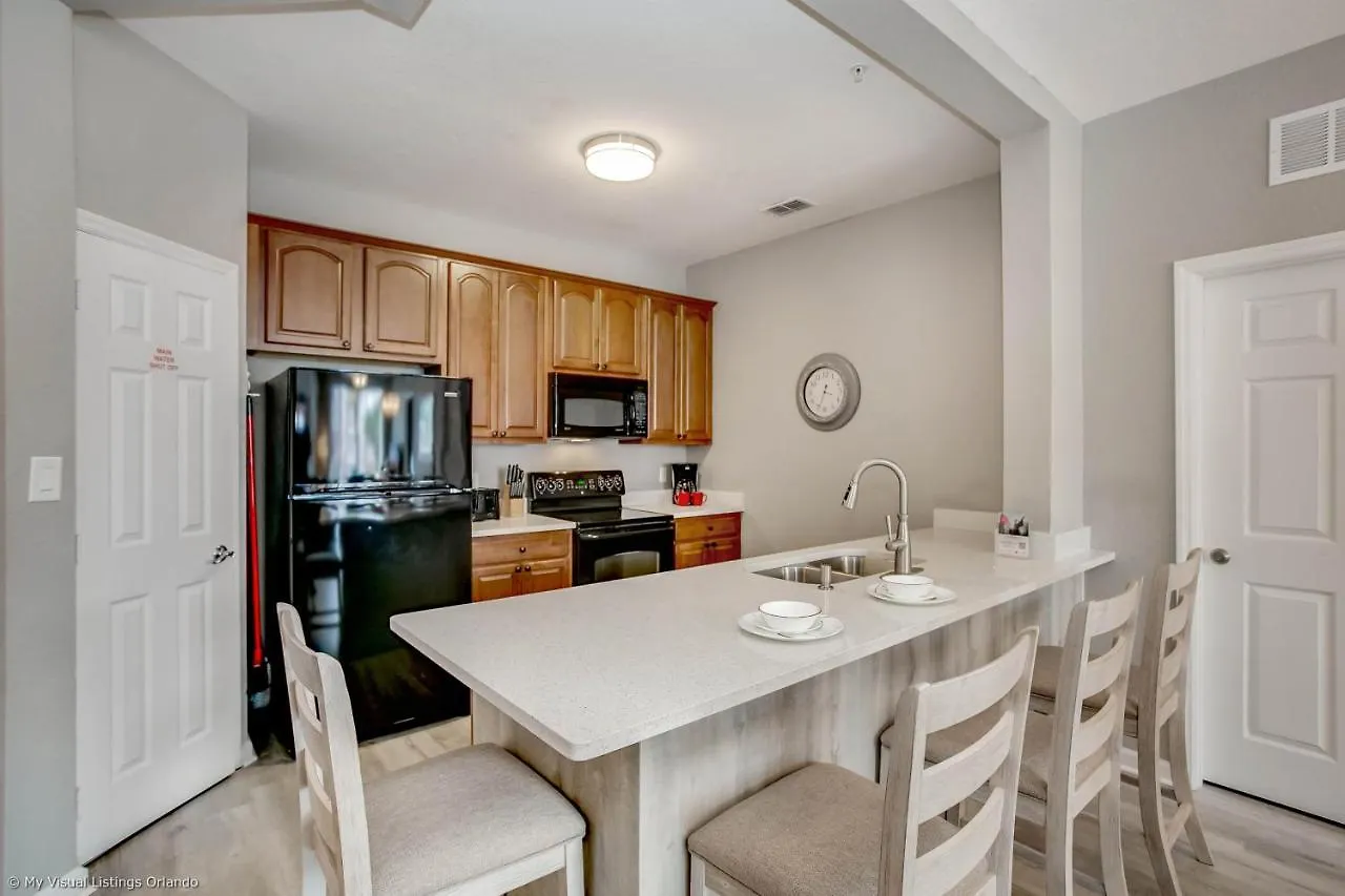 Apartment 5000 Cayview Ave #203 *