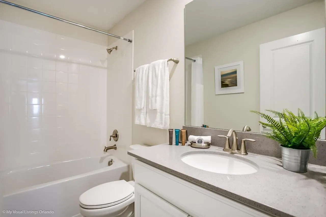 Villa 2873 Stanza Court *