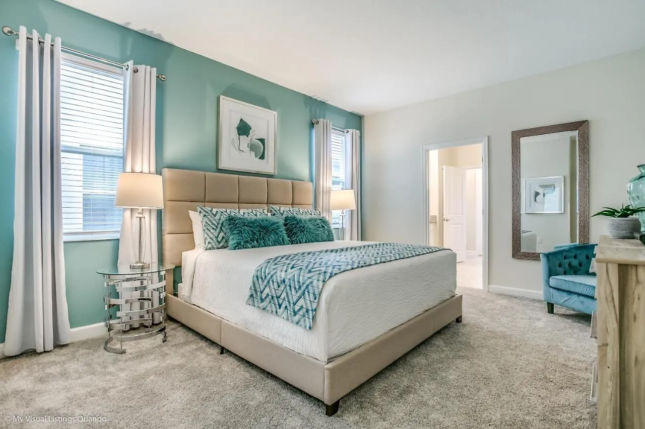 Villa 2873 Stanza Court *