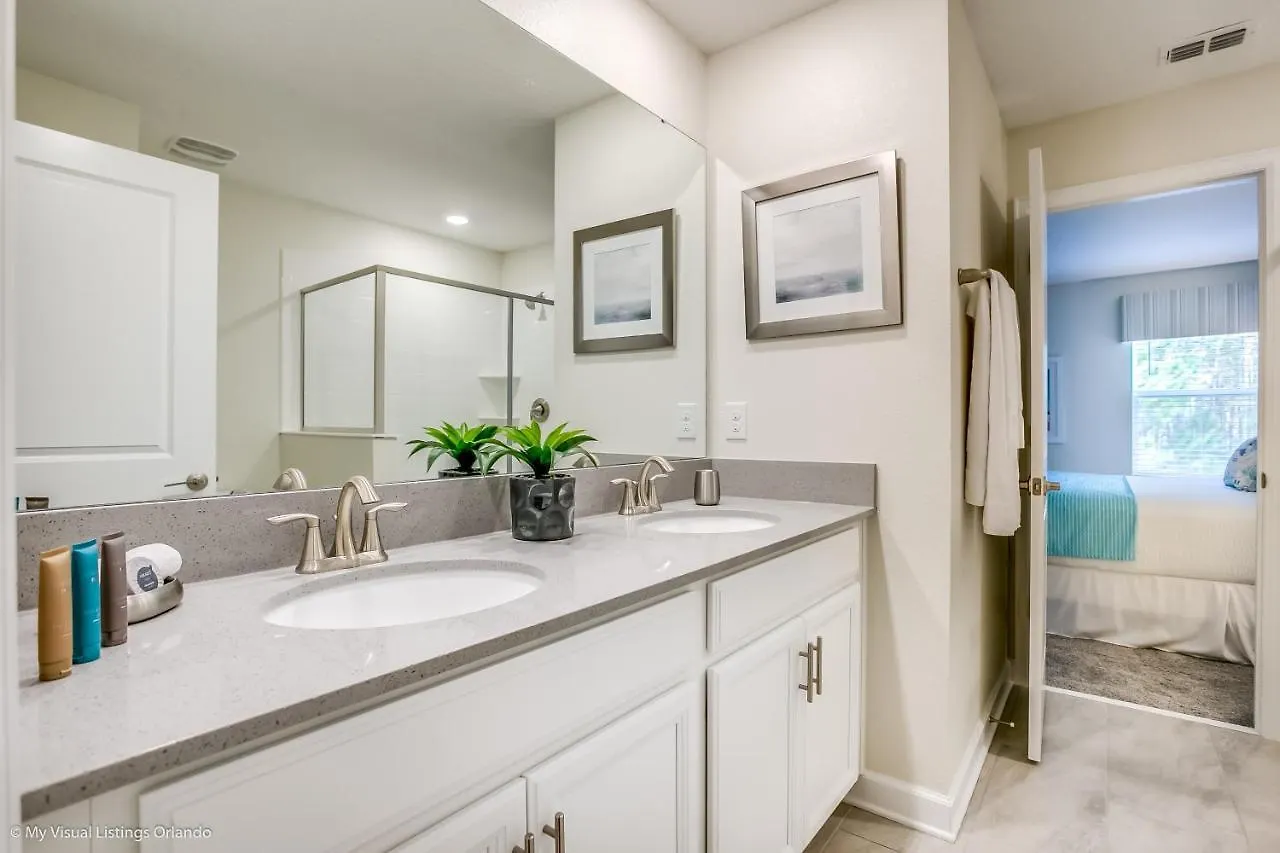 Villa 2873 Stanza Court *