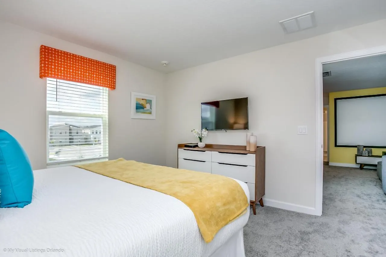 Villa 2873 Stanza Court *