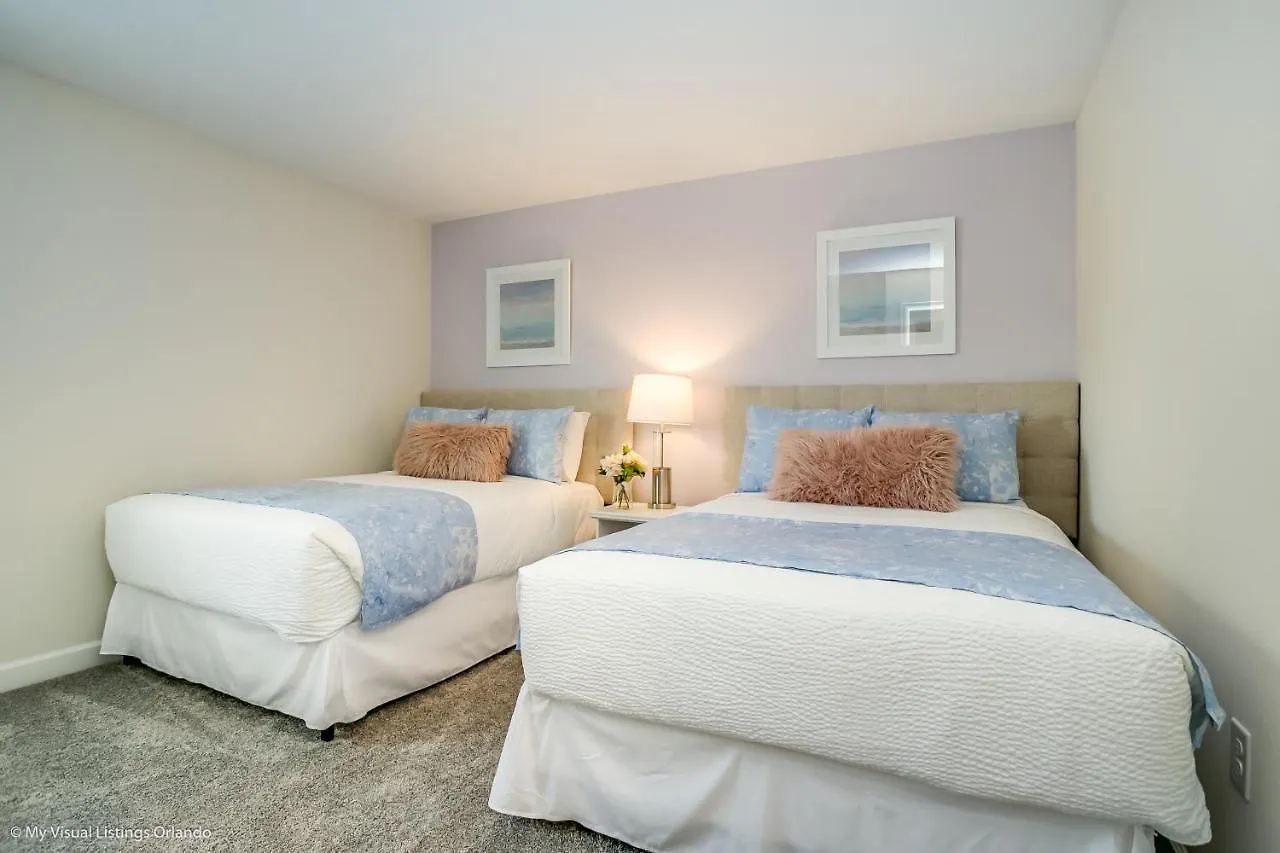 Villa 2873 Stanza Court