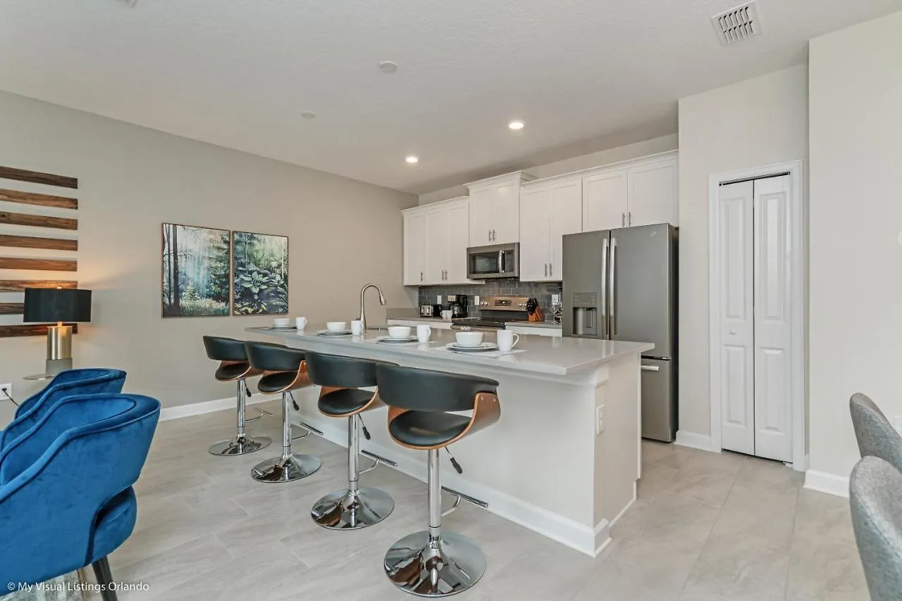 Modern Townhome Wprivate Pool Free Water Park Holiday home *