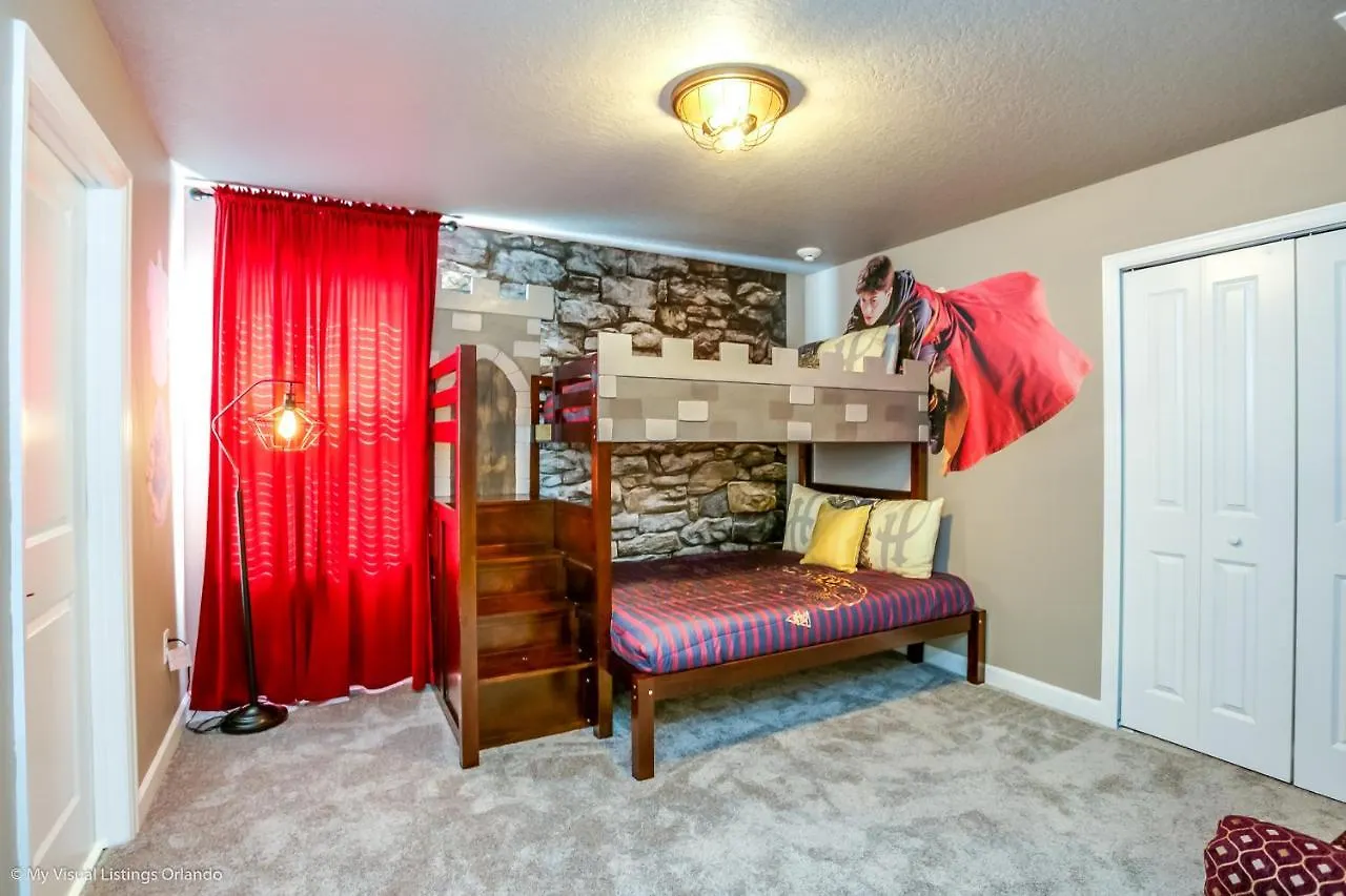Villa 2873 Stanza Court *