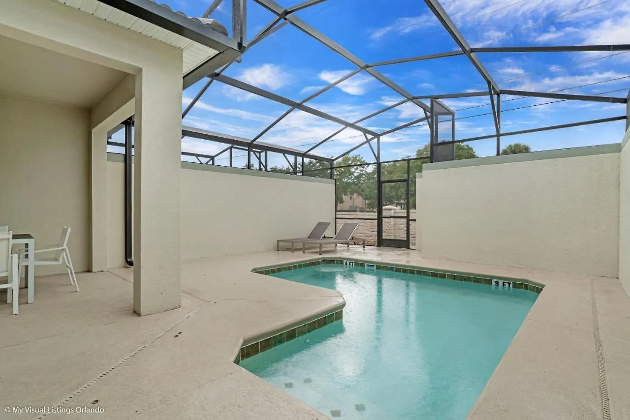 Modern Townhome Wprivate Pool Free Water Park Holiday home Kissimmee