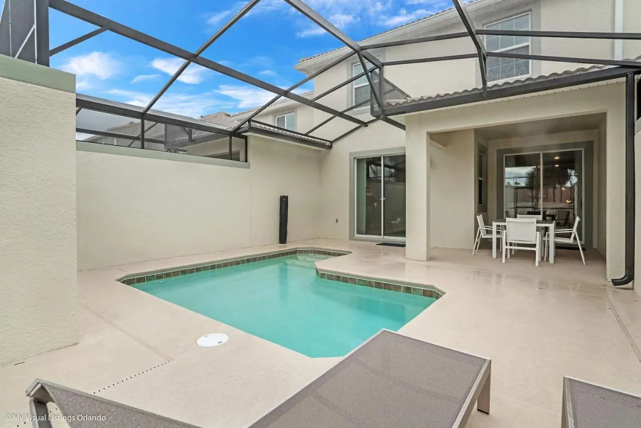 Modern Townhome Wprivate Pool Free Water Park Holiday home Kissimmee