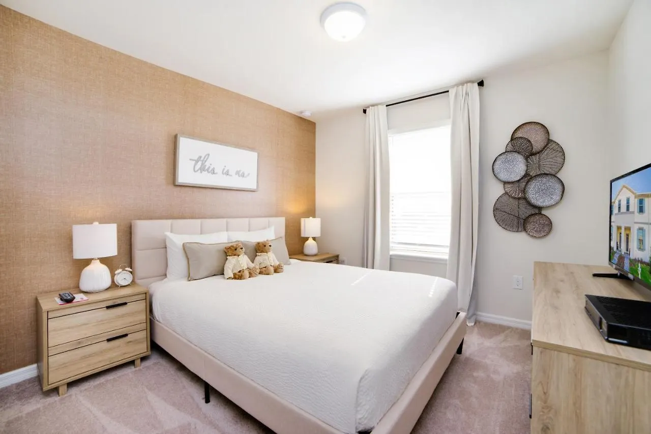 Townhome Splash Pool Bbq Free Water Park