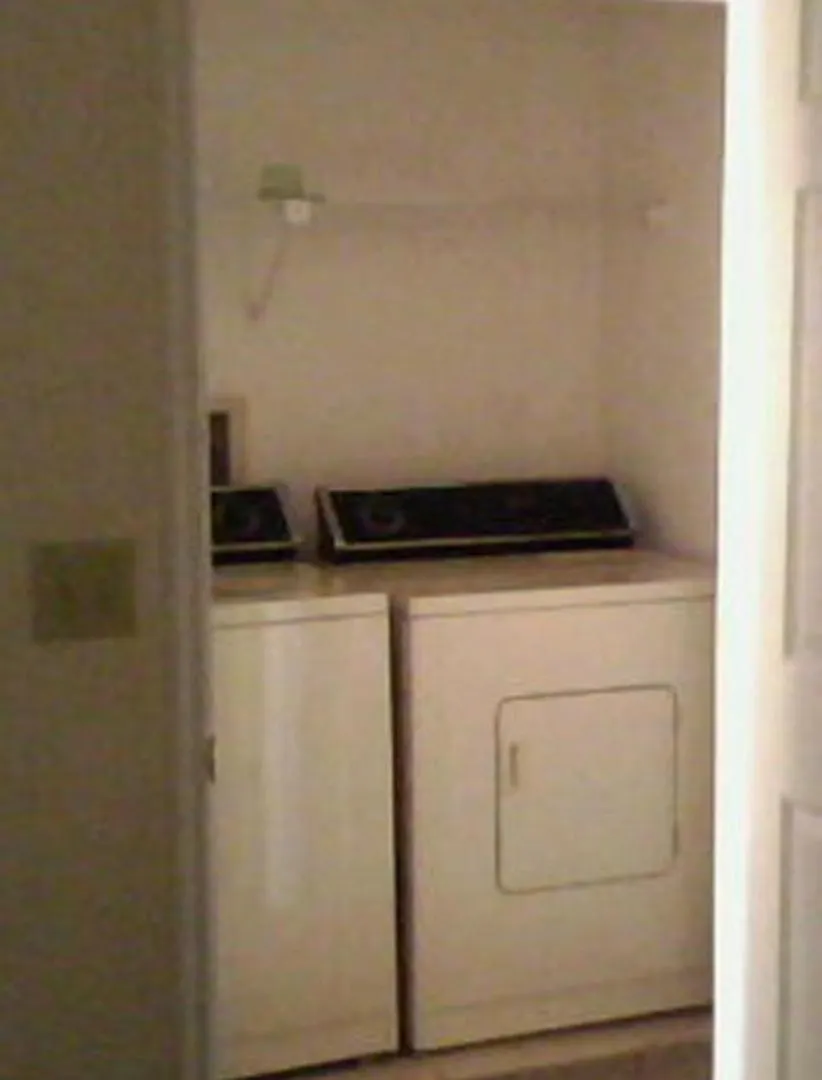 Affordable 3/2 Close To Parks !!!