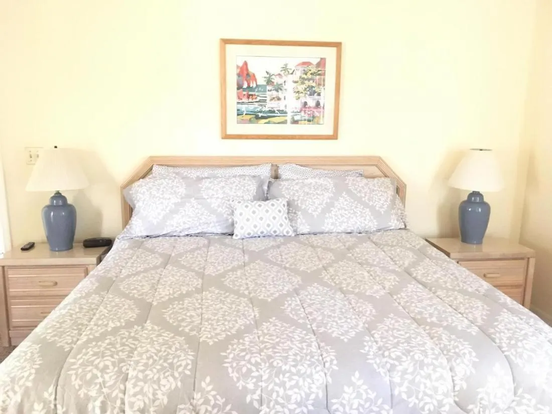 Affordable 3/2 Close To Parks !!! Holiday home