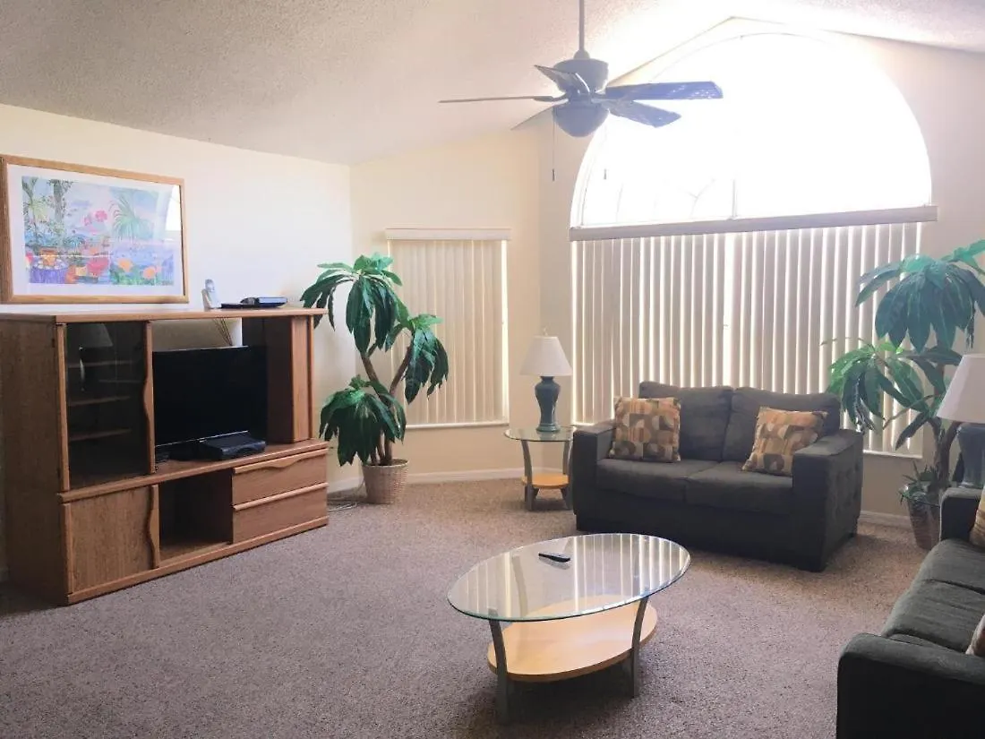 Affordable 3/2 Close To Parks !!!
