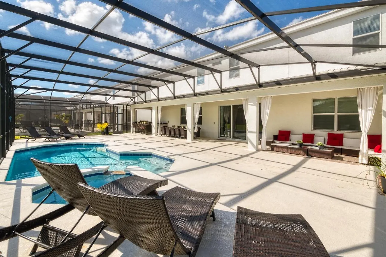 Villa Stunning Near