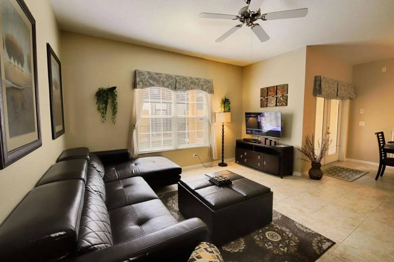 8960 Paradise Palms * Kissimmee