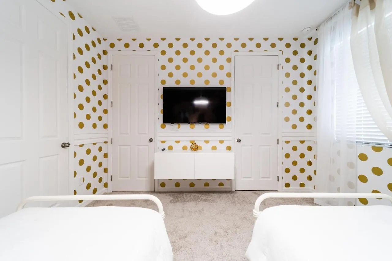 Holiday home Solara 6 Bedroom Vacation With Pool
