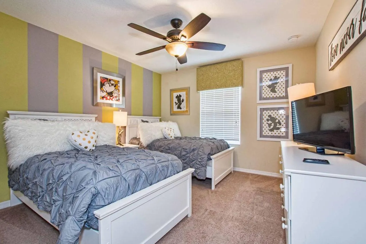 Paradise Palms- 4 Bed Townhome W/splashpool-3250pp Holiday home *