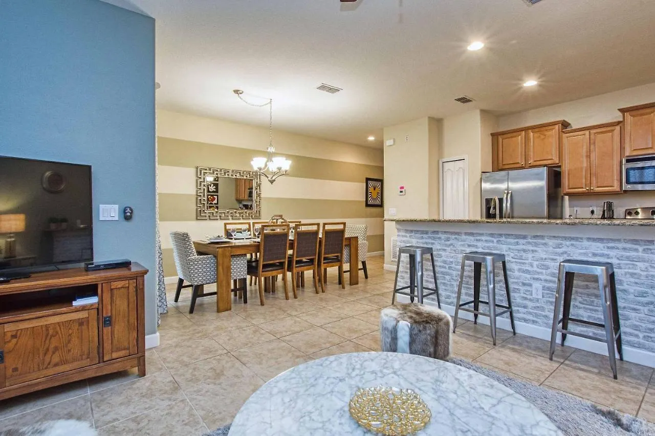 Paradise Palms- 4 Bed Townhome W/splashpool-3250pp Holiday home