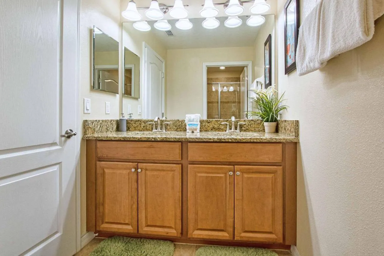 Paradise Palms- 4 Bed Townhome W/splashpool-3250pp