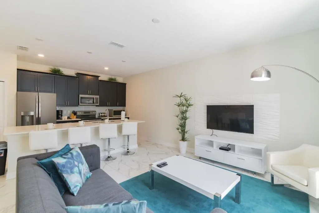 Beautiful 4bd Pool Th, Storey Lake-4815ds Holiday home