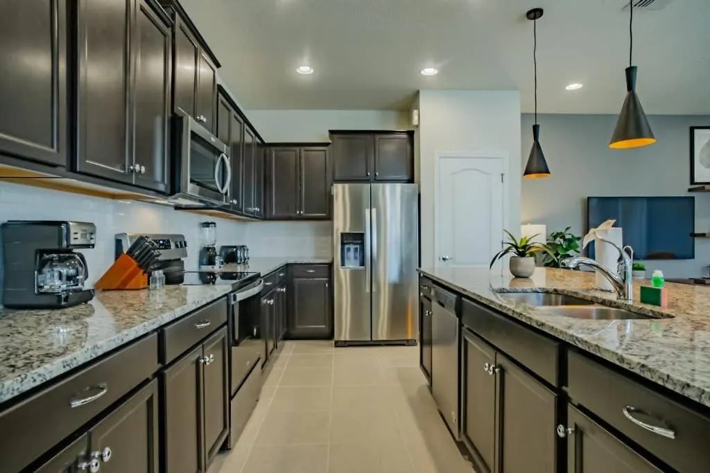 Contemporary 5Br Private Pool Townhome Near Disney Holiday home