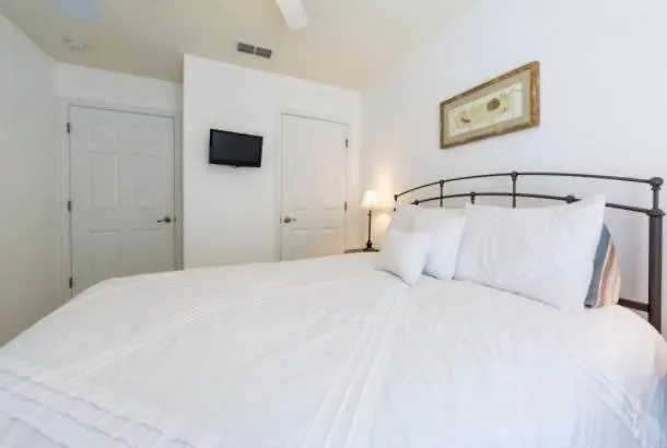 Encantada 3 Bedroom Vacation Townhome With Pool