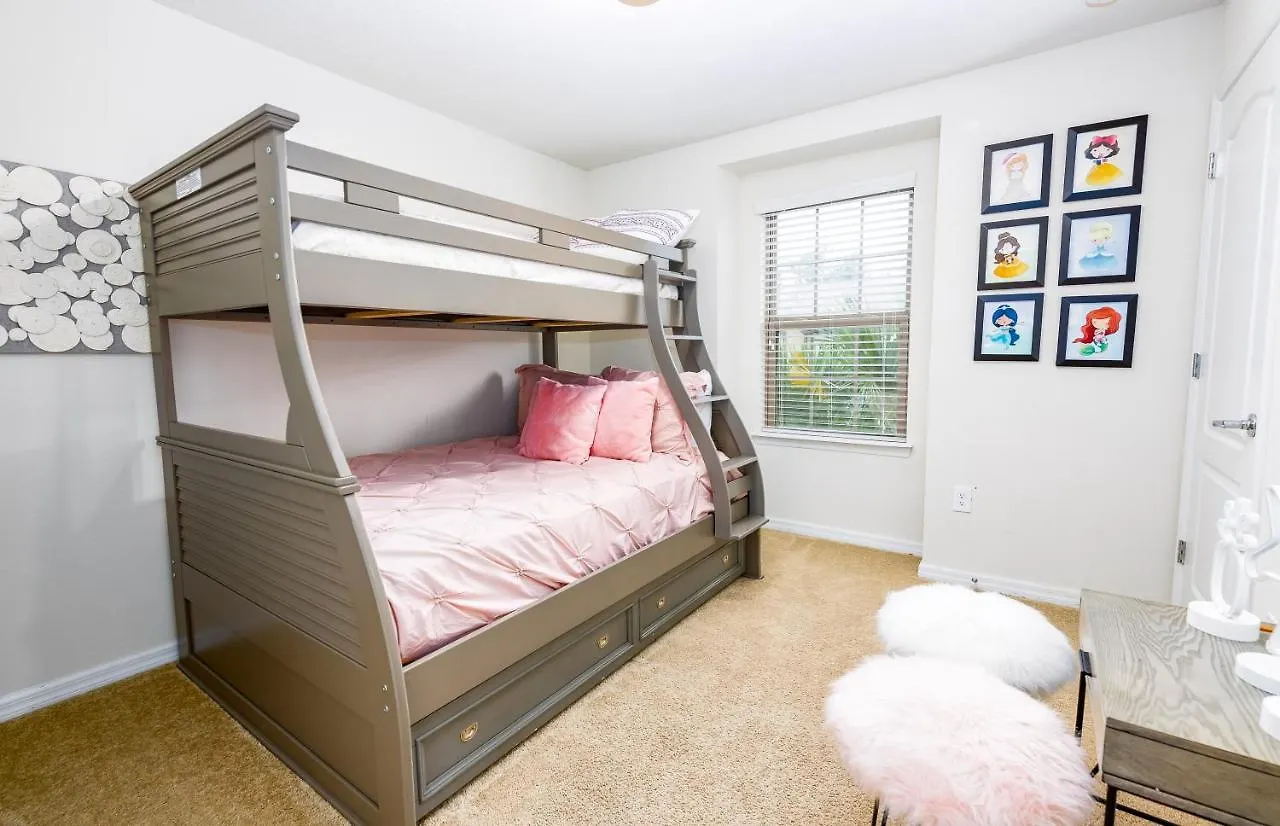 Amazing New Townhome 5 Bdr 4,5 Bath With Pvt Pool And Access To Clubhouse,15min From Kissimmee