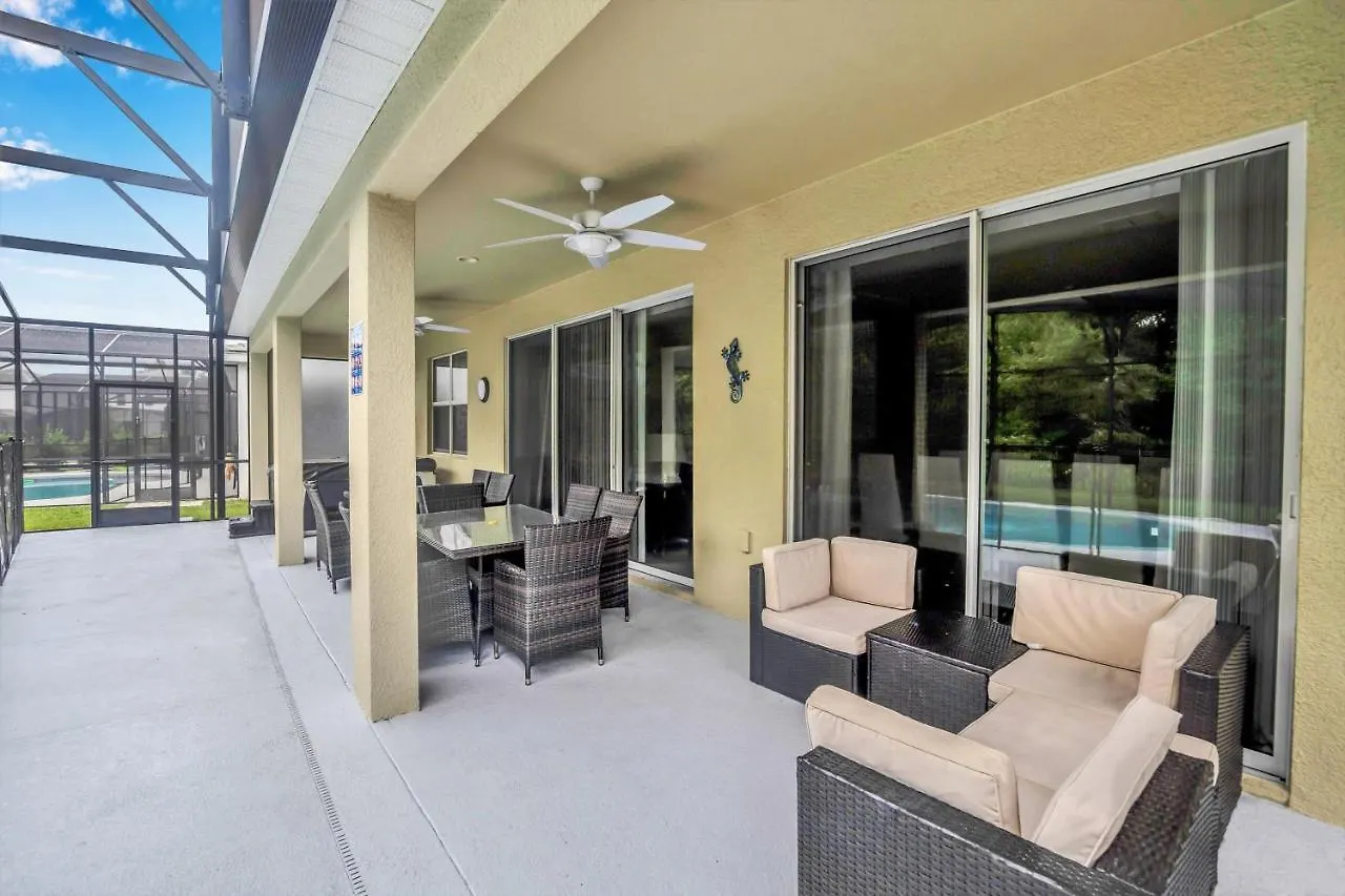 8 Bedroom 5 Bathroom Bella Vida *