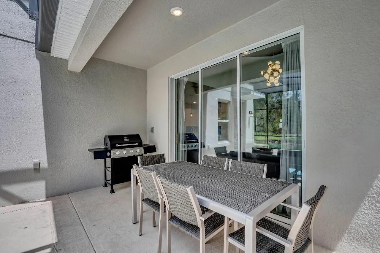 Storey 5 Bedroom Vacation With Pool 2307 Feriehus