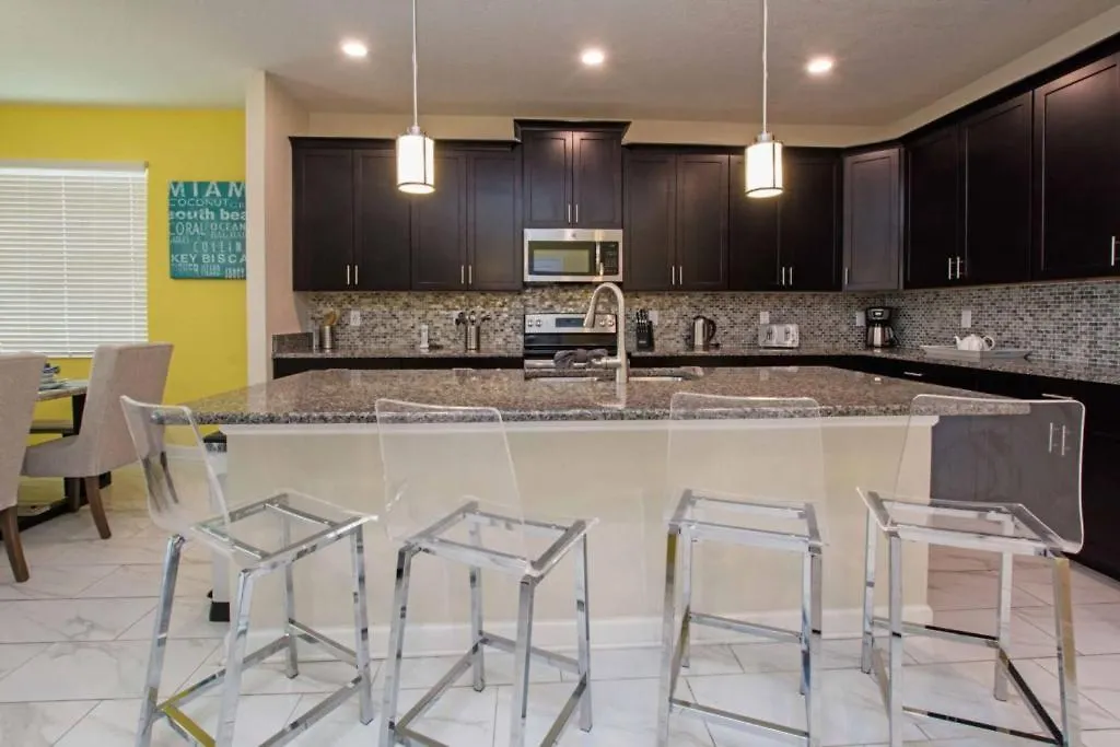 Storey Lake-6 Bedroom Pool - 1675st