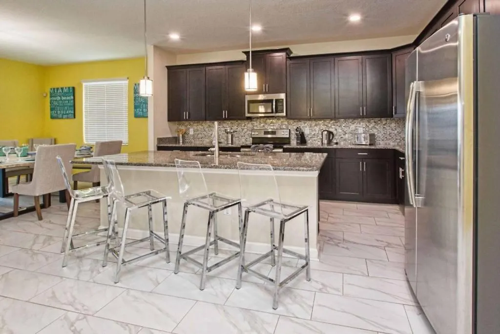 Storey Lake-6 Bedroom Pool - 1675st