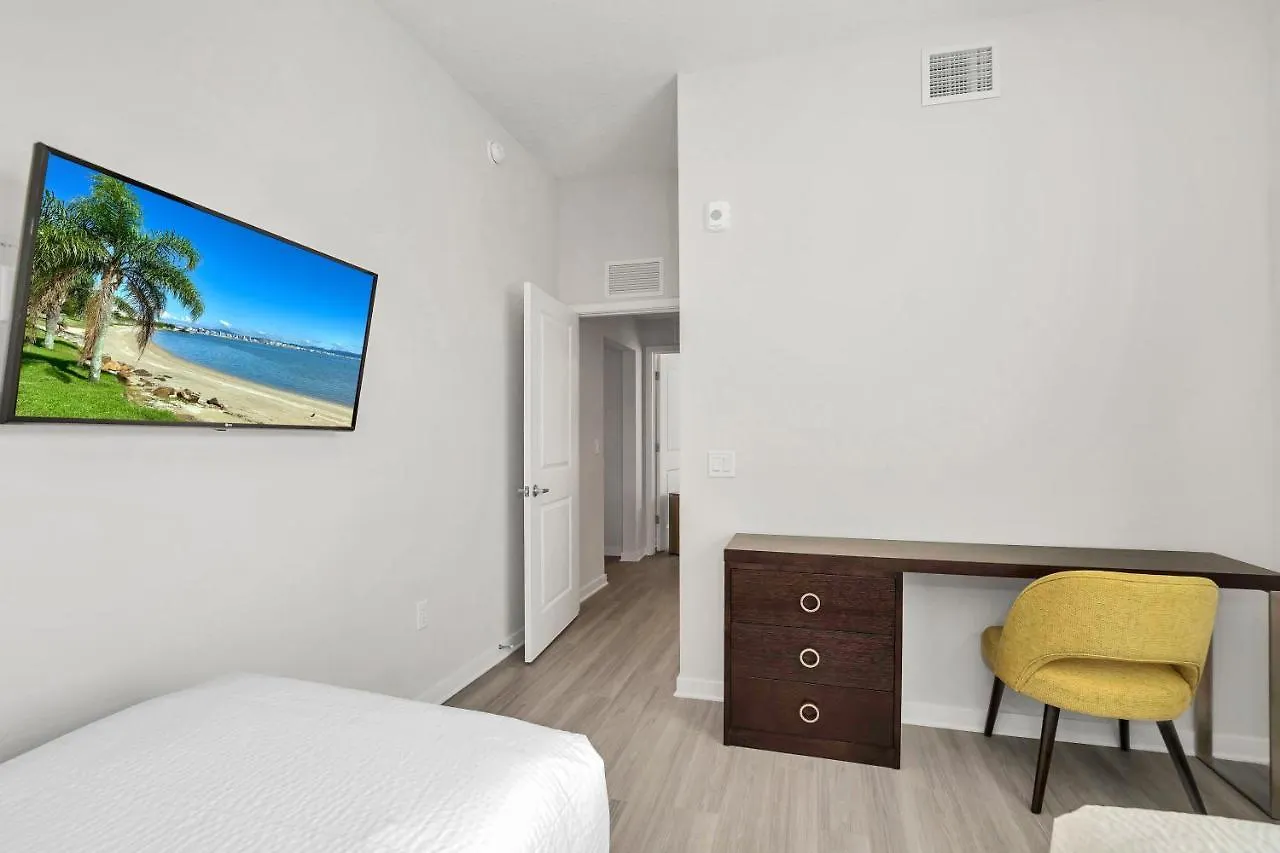 Apartment 4013 Breakview Drive