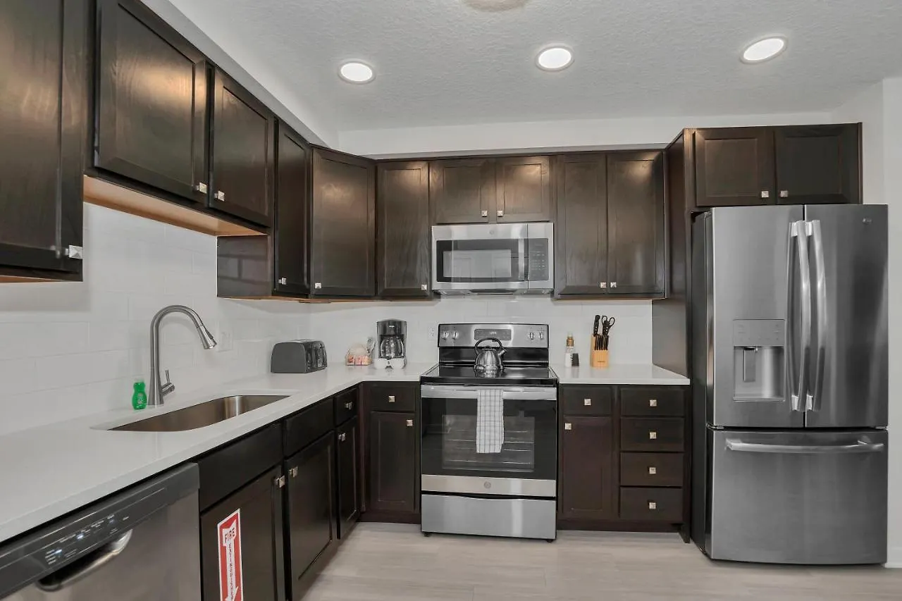 Apartment 4013 Breakview Drive *