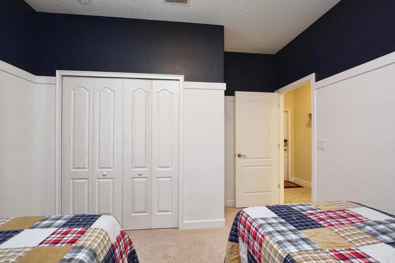Storey Lake- 5 Bedroom Townhome W/pool -1601st Holiday home