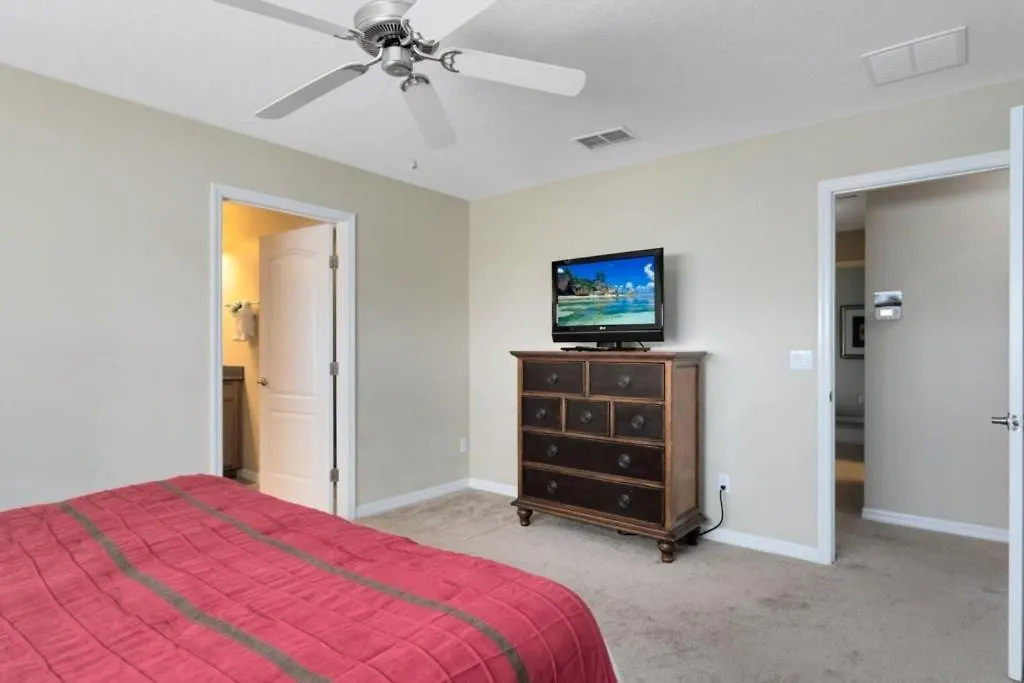5 Bed 4 Bath Town With South Facing Pool Townhouse Kissimmee
