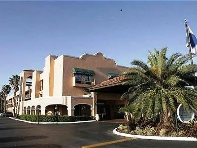 Ramada By Wyndham Downtown 3*