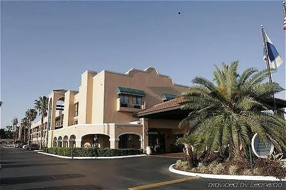 Ramada By Wyndham Downtown 3*