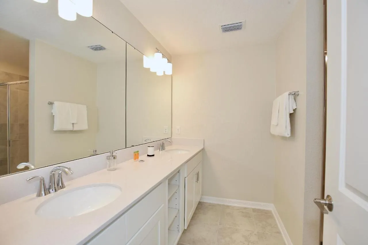 Beautiful In Lux Storey Community 10 Miles To Disney! Apartment Kissimmee
