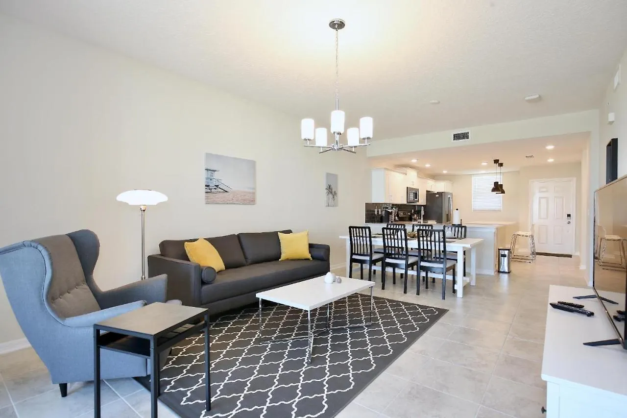 Beautiful In Lux Storey Community 10 Miles To Disney! *