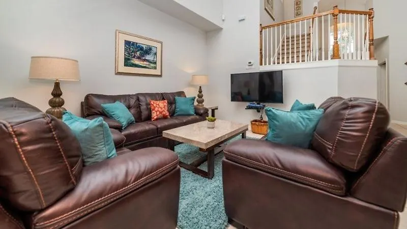 Gated 6 Bed 4 Bath With South Facing Pool *
